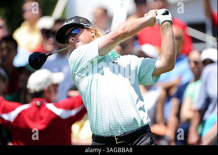 24 giugno 2012 - Cromwell, Connecticut, Stati Uniti - CHARLIE HOFFMAN parte per il primo tee durante l'ultimo round del Travelers Championship al TPC River Highlands a Cromwell, Connecticut. (Immagine di credito: © Geoffrey Bolte/ZUMAPRESS.com) Foto Stock