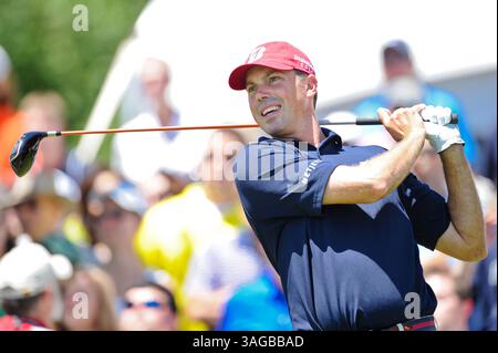 24 giugno 2012 - Cromwell, Connecticut, Stati Uniti - MATT KUCHAR parte per il primo tee durante l'ultimo round del Travelers Championship al TPC River Highlands a Cromwell, Connecticut. (Immagine di credito: © Geoffrey Bolte/ZUMAPRESS.com) Foto Stock
