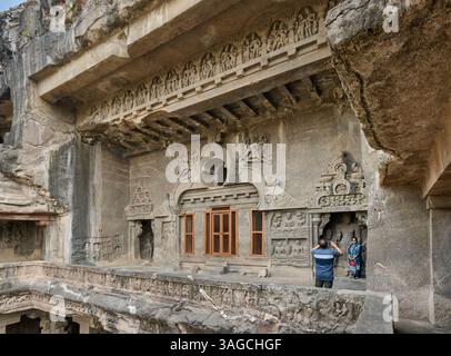 Ellora Chaitya Cave No. 10, Ellora Hoehlen, facciata esterna alla grotta di Vishvakarma, Aurangabad, Indien, Asien |Ellora Chaitya Cave No. 10, Ellora Grotte, FAC Foto Stock