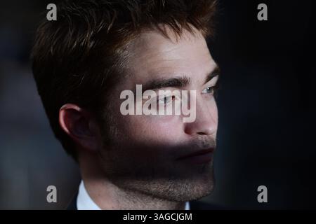 23 maggio 2012 - l'attore statunitense Robert Pattinson durante il Red Carpet di 'On the Road' al 65° Festival annuale di Cannes al Palais des Festivals il 23 maggio 2012 a Cannes, Francia. Foto Ki Price. (Immagine di credito: © Ki Price/ZUMAPRESS.com) Foto Stock