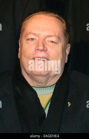 11 dicembre 2003; Beverly Hills, CA, Stati Uniti; l'editore LARRY FLYNT alla grande inaugurazione dell'Hustler Club di Larry Flynt a Beverly Hills. (Immagine di credito: Vaughn Youtz/ZUMAPRESS.com) Foto Stock