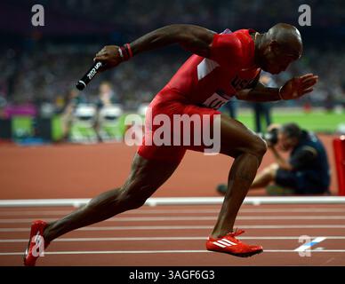 11 agosto 2012 - Londra, GBR - Trell Kimmons degli Stati Uniti inizia la prima tappa nella staffetta 4x100 maschile alle Olimpiadi estive di sabato 11 agosto 2012, a Londra, Inghilterra. (Immagine di credito: © Nhat V. Meyer/San Jose Mercury News/MCT/ZUMAPRESS.com) Foto Stock