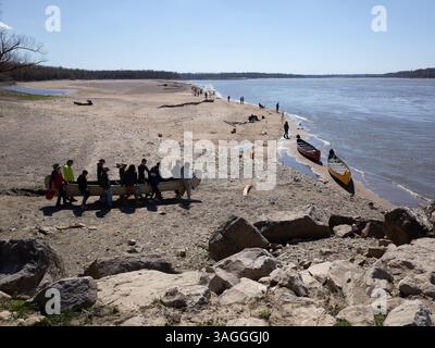 Gita in canoa sul fiume Mississippi, località: St. Louis, Missouri Foto Stock
