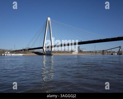 Gita in canoa sul fiume Mississippi, località: St. Louis, Missouri Foto Stock
