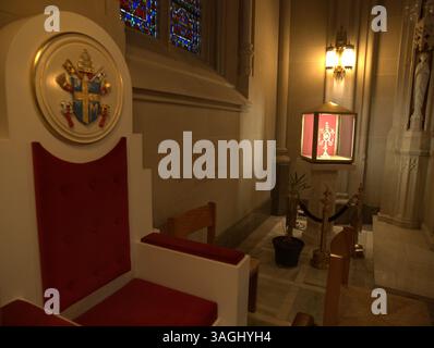Varie fotografie all'interno della Basilica della Cattedrale del Sacro cuore a Newark, New Jersey. Sul registro nazionale dei luoghi di interesse storico Foto Stock