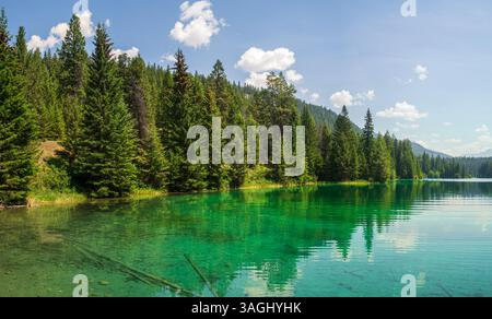 Vista sul quinto lago, Valle dei cinque laghi, Jasper NP, Canada Foto Stock