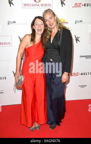 Iris Mareike Steen und Eva Mona Rodekirchen bei der Verleihung des 31. B.Z. Kulturpreises 2025 m Theater am Potsdamer Platz. Berlino, 08.04.2025 *** Iris Mareike Steen e Eva Mona Rodekirchen alla cerimonia di premiazione 31 B Z Kulturpreis 2025 al Theater am Potsdamer Platz Berlin, 08 04 2025 foto:XF.xKernx/xFuturexImagex kulturpreis 5412 Foto Stock