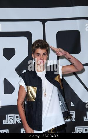 19 giugno 2012 - New York, New York, Stati Uniti - justin bieber.j&r Music World, ny. 19-06-2012. 2012 (immagine di credito: © Ken Babolocsay/Globe Photos/ZUMAPRESS.com) Foto Stock