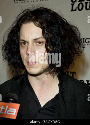 19 giugno 2009 - Los Angeles, California, USA - il chitarrista/cantante JACK WHITE arriva alla Sony Pictures Classics 'IT Might Get Loud' Premiere After Party al Palomar Hotel il 19 giugno 2009 a Los Angeles, California. (Immagine di credito: © Adam Latham/ZUMA Press) Foto Stock