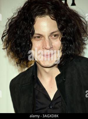 19 giugno 2009 - Los Angeles, California, USA - il chitarrista/cantante JACK WHITE arriva alla Sony Pictures Classics 'IT Might Get Loud' Premiere After Party al Palomar Hotel il 19 giugno 2009 a Los Angeles, California. (Immagine di credito: © Adam Latham/ZUMA Press) Foto Stock