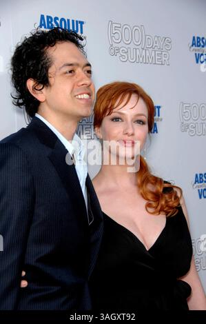 Geoffery Arennd e Christina Hendricks durante la prima del nuovo film di Fox Searchlight Pictures (500) GIORNI D'ESTATE, tenutosi presso l'Egyptian Theater di Los Angeles , California 06-24-2009.foto di Michael Germana - Globe Photos, inc..K62487MGE.(Credit Image: © Michael Germana/Globe Photos/ZUMAPRESS.com) Foto Stock