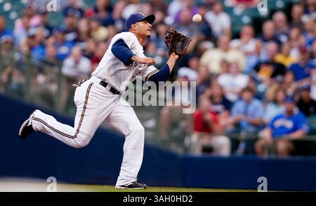 28 luglio 2009 - Milwaukee, WISCONSIN. Miller Park..Milwaukee Brewers il secondo base Felipe Gomez #3 fa la corsa per l'uscita..Milwaukee Brewers ha perso contro i Washington Nationals 3-8.Mike McGinnis / CSM (immagine di credito: © Mike McGinnis/Cal Sport Media/ZUMA Press) Foto Stock