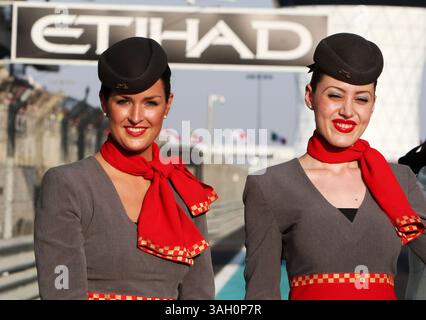 1 novembre 2009 - Abu Dhabi, Emirati Arabi Uniti - Grid Girls...Formula 1 World Championship, Rd 17, Abu Dhabi Grand Prix, Race Day. (Credito: Sutton Motorsports/ZUMApress.com) Foto Stock