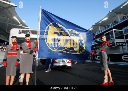 1 novembre 2009 - Abu Dhabi, Emirati Arabi Uniti - Grid Girls...Formula 1 World Championship, Rd 17, Abu Dhabi Grand Prix, Race Day. (Credito: Sutton Motorsports/ZUMApress.com) Foto Stock