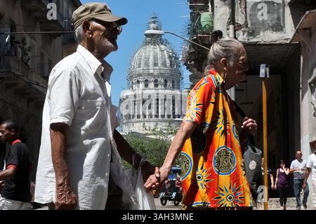 17 marzo 2015 - l'Avana, Cuba - El Capitolio, o il Campidoglio Nazionale a l'Avana, Cuba, è stata la sede del governo cubano fino a dopo la rivoluzione cubana nel 1959, ed è ora sede dell'Accademia cubana delle scienze. (Immagine di credito: © Nir Alon/ZUMA Wire) Foto Stock