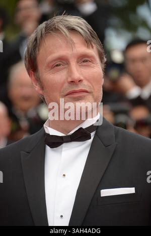 14 maggio 2015 - Cannes, Francia - CANNES, Francia - 24 Maggio: Mads Mikkelsen partecipa alla cerimonia di chiusura e 'Le Glace et Le Ciel' ('Ghiaccio e Cielo") Premiere durante la 68annuale di festival di pellicola di Cannes il 24 maggio 2015 a Cannes, Francia. (Credito Immagine: © Federico Injimbert/ZUMA filo) Foto Stock