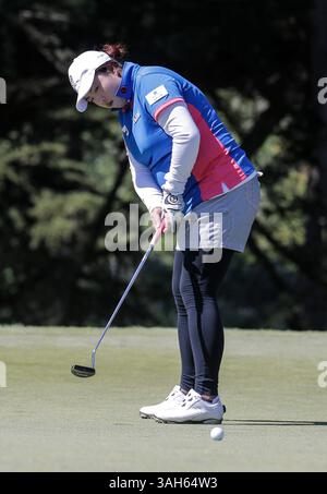 26 APRILE 2015 San Francisco, CA : Shanshan Feng fa putt alla 5a buca durante LPGA Swinging skirts Classic al Lake Merced Golf Club San Francisco, CA (Credit Image: © Thurman James/Cal Sport Media/ZUMAPRESS.com) Foto Stock