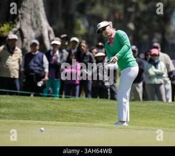 26 APRILE 2015 San Francisco, CA : Brooke Henderson scatta il suo terzo colpo alla prima buca durante il LPGA Swinging skirts Classic al Lake Merced Golf Club San Francisco, CA (Credit Image: © Thurman James/Cal Sport Media/ZUMAPRESS.com) Foto Stock