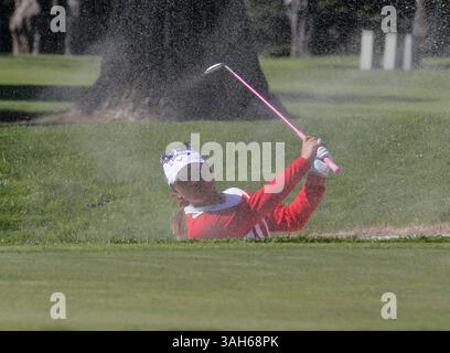 26 APRILE 2015 San Francisco, CA : Lydia Ko ha colpito il suo colpo fuori dal bunker durante LPGA Swinging skirts Classic al Lake Merced Golf Club San Francisco, CA (Credit Image: © Thurman James/Cal Sport Media/ZUMAPRESS.com) Foto Stock