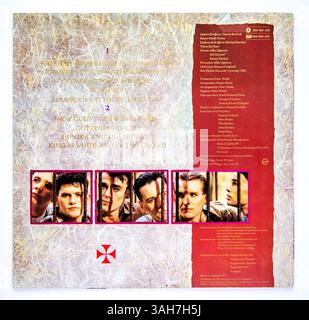 Back cover of New Gold Dream (81-82-83-84), il quinto album in studio della band scozzese Simple Minds, pubblicato nel 1982 Foto Stock