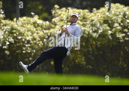 29 aprile 2015 - San Francisco, CA, USA - Marc Leishman reagisce al suo lungo putt sulla prima buca al Campionato Mondiale di Golf 2015 Cadillac Match Play evento al TPC Harding Park di San Francisco, California, mercoledì 29 aprile 2015. (Immagine di credito: © Dan Honda/TNS/ZUMA Wire) Foto Stock