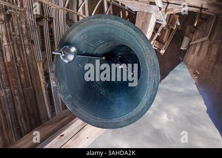 Bruges, Belgio - 09-27-2024: Il campanile di Bruges era il campanile, noto anche come campana della vittoria. Nel Medioevo, le torri di 800 anni fa noi Foto Stock