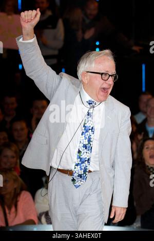 Leslie Jordan è il secondo ospite sfrattato dalla Celebrity Big Brother House a Borehamwood, Hertfordshire - 29 agosto 2014 Foto Stock