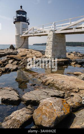 Faro di Marshall Point, situato all'ingresso del porto di Port Clyde a Port Clyde, Maine, New England, USA, Nord America Foto Stock