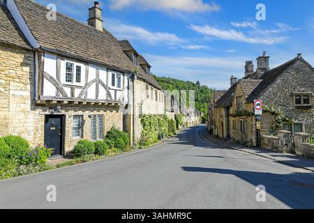Il villaggio di Castle Combe, Wiltshire, Inghilterra, Regno Unito Foto Stock