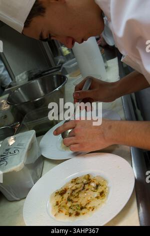 16 novembre 2010 - Parigi, Francia - Senderens Restaurant, Alain Senderens (Parigi, 2 dicembre 1939 â€“ 25 giugno 2017) è stato uno chef e praticante francese della Nouvelle Cuisine. Le Figaro lo accreditò come l'inventore degli abbinamenti enogastronomici. (Immagine di credito: © Ania Freindorf via ZUMA Wire) Foto Stock