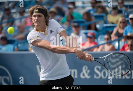 16 agosto 2017: Alexander Zverev (GER) perde contro Frances Tiafoe (USA) 4-6, 6-3, 6-4, al Western & Southern Open giocando al Lindner Family Tennis Center di Mason, Ohio. ©Leslie Billman/Tennisclix/CSM(immagine di credito: &Copy; Leslie Billman/CSM tramite cavo ZUMA) Foto Stock