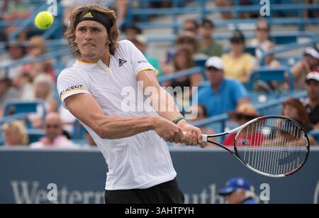 16 agosto 2017: Alexander Zverev (GER) perde contro Frances Tiafoe (USA) 4-6, 6-3, 6-4, al Western & Southern Open giocando al Lindner Family Tennis Center di Mason, Ohio. ©Leslie Billman/Tennisclix/CSM(immagine di credito: &Copy; Leslie Billman/CSM tramite cavo ZUMA) Foto Stock