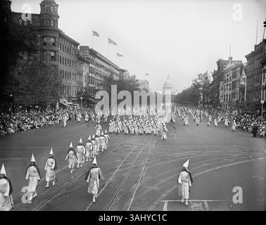 23 maggio 2017 - Ku Klux Klan Marching Down Pennsylvania Avenue, Washington DC, USA, Harris & Ewing, settembre 1926 (immagine di credito: © circa Images/Glasshouse via ZUMA Wire) Foto Stock