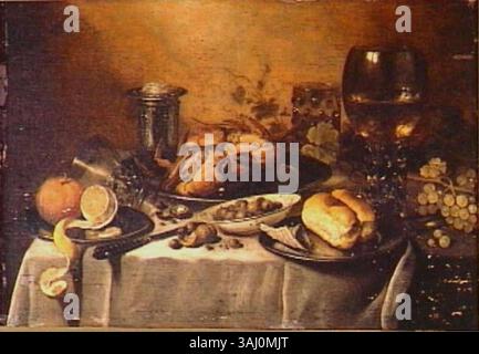 Natura morta dipinto di Pieter Claesz, creato intorno al 1650. L'opera presenta un roemer, vetro rovesciato, una cantina di sale, granchio su un piatto d'argento e olive in una ciotola di porcellana. Foto Stock