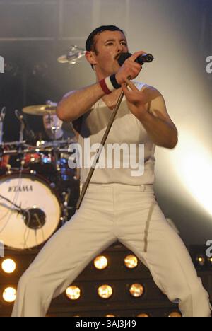 5 marzo 2006 - Zuerich, Stati Uniti - spettacolo One Night of Queen con Gary Mullen nel ruolo di FreddieMercury Double nella Kongresshouse di Zuerich 05.03.2006..Photo Starlay/Face to Face./AdMedia Foto Stock