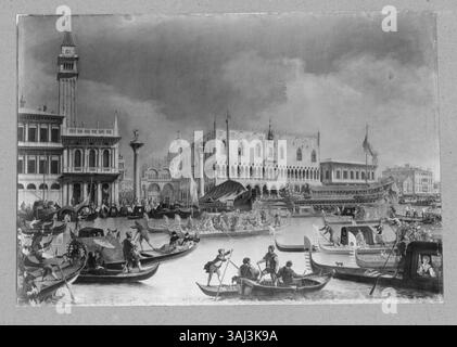 Questo dipinto veneziano del XVIII secolo, probabilmente di un seguace di Canaletto, raffigura il ritorno del Bucintoro al Molo di Venezia il giorno dell'Ascensione, catturando la grandiosità della tradizione marittima della Repubblica di Venezia. Foto Stock