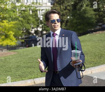 26 luglio 2017 - Washington, District of Columbia, Stati Uniti d'America - il direttore delle comunicazioni della Casa Bianca Anthony Scaramucci entra nella Casa Bianca di Washington, DC dopo aver rilasciato un'intervista televisiva, il 26 luglio 2017. . Crediti: Chris Kleponis / CNP (immagine di credito: © Chris Kleponis/CNP via ZUMA Wire) Foto Stock