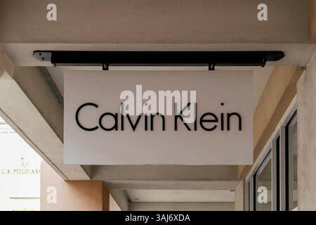 Calvin Klein firma fuori dal negozio a Orlando, Florida, Stati Uniti Foto Stock