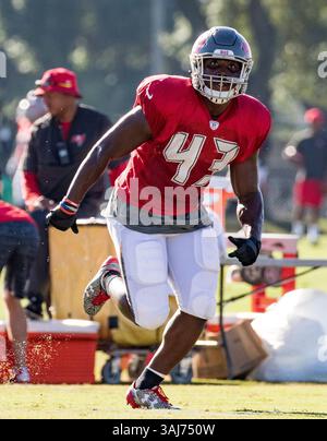 8 agosto 2017 - il running back dei Tampa Bay Buccaneers Peyton Barber (43) fa esercitazioni al training camp di Tampa, Florida, USA. Del Mecum/CSM(immagine di credito: &Copy; del Mecum/CSM tramite filo ZUMA) Foto Stock