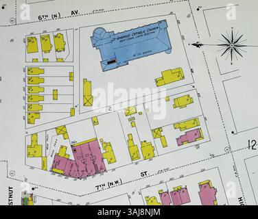 Una mappa corta dell'assicurazione antincendio Sanborn del 1901 che mette in evidenza l'area della cattedrale di St. Ambrose a Des Moines, Iowa. La mappa mostra la cattedrale in blu senza altri edifici nelle vicinanze, documentando la pianificazione urbana dei primi anni del XX secolo. Foto Stock