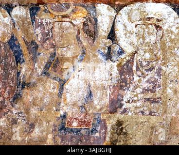 Questa immagine dettagliata si concentra sugli sponsor reali raffigurati nelle opere d'arte del Buddha Bamiyan, evidenziando il ruolo significativo dei re eftaliti nello sviluppo culturale e religioso della regione. Foto Stock