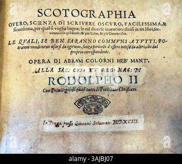Il frontespizio di 'Scotographia' di Abramo Colorni, datato 1593, introduce l'opera incentrata sulla crittografia e la scrittura segreta. Il libro è ospitato presso la Biblioteca Teresiana, mettendo in evidenza i metodi di comunicazione dell'era rinascimentale. Foto Stock
