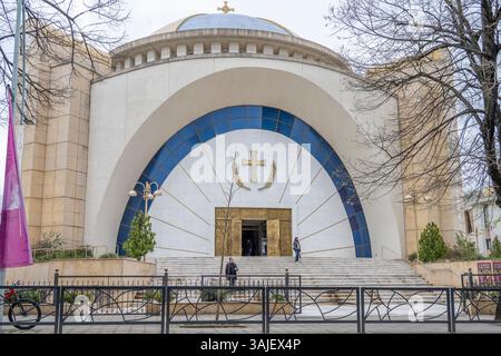 Tirana, Albania, 25 marzo 2025: Veduta sulla Resurrezione della Cattedrale ortodossa di Cristo a Tirana, Albania Foto Stock