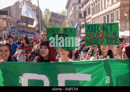 Roma, Italia. 11 aprile 2025. Roma, Italia 11 aprile 2025: Venerdì per il futuro crediti: andrea sabbadini/Alamy Live News Foto Stock
