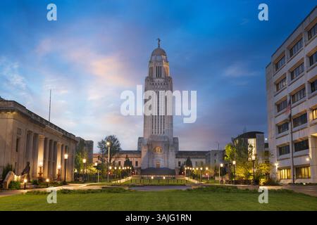 Lincoln, Nebraska, USA State Capitol al crepuscolo. Foto Stock