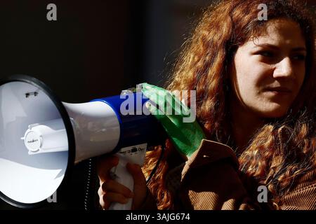Roma, Italia. 11 aprile 2025. Manifestazione venerdì per il futuro - Roma -Italia - Venerdì 11 aprile 2025 - Cronaca - (foto di Cecilia Fabiano/LaPresse) dimostrazione del venerdì per il futuro Roma, Italia venerdì 11 aprile 2025 - News - (foto di Cecilia Fabiano/LaPresse) crediti: LaPresse/Alamy Live News Foto Stock