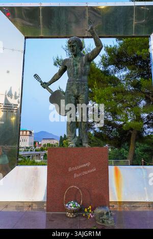 Monumento a Vladimir Vysotsky a Podgorica, la capitale del Montenegro - omaggio a un famoso cantante, cantautore, poeta e attore sovietico nei Balcani Foto Stock