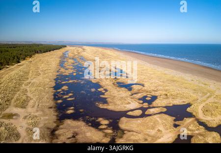 Vista aerea dal drone della riserva naturale nazionale di Tentsmuir nel nord-est di Fife, Scozia, Regno Unito Foto Stock