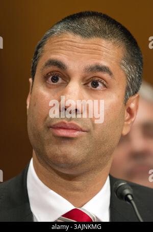20 giugno 2017 - Washington, District of Columbia, Stati Uniti d'America - Ajit Pai, Presidente della Federal Communications Commission (FCC) appare davanti alla Commissione del Senato degli Stati Uniti per gli stanziamenti sottocommissione sui servizi finanziari e il governo generale per esaminare le stime di bilancio proposte e la giustificazione per l'esercizio fiscale 2018 Federal Communications Commission richiesta di bilancio su Capitol Hill a Washington, DC martedì 20 giugno 2017..credito: Ron Sachs / CNP (immagine di credito: © Ron Sachs/CNP via ZUMA Wire) Foto Stock