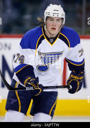 27 gennaio 2010 - Calgary, Alberta, Canada - foto del profilo del giocatore NHL su TJ Oshie dei St. Louis Blues durante una partita recente a Calgary. (Immagine di credito: © Larry MacDougal via ZUMA Wire) Foto Stock